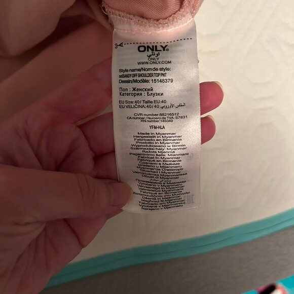 Womens off the shoulder shirt - Picture 3 of 4